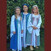 medeltida barnklänning